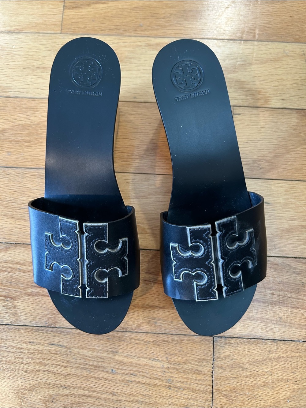 Footwear - Slides